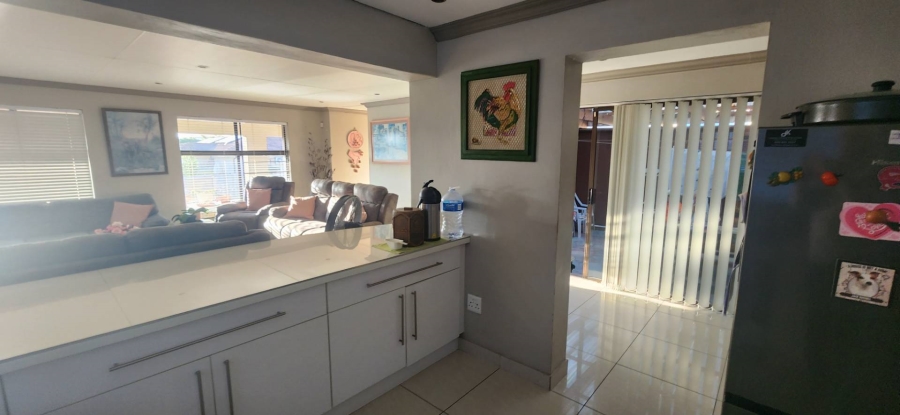 3 Bedroom Property for Sale in Reebok Western Cape